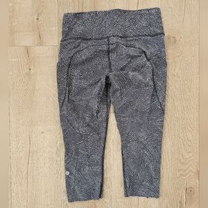 LuLuLemon super lightweight legging. Black and white dots. 8